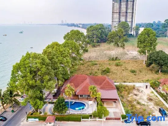RimLay Beachfront Pool Villa