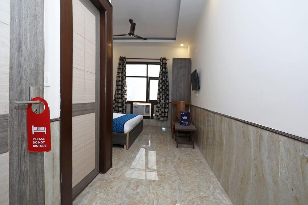 OYO Townhouse 782 Hotel kalinga Sector 66