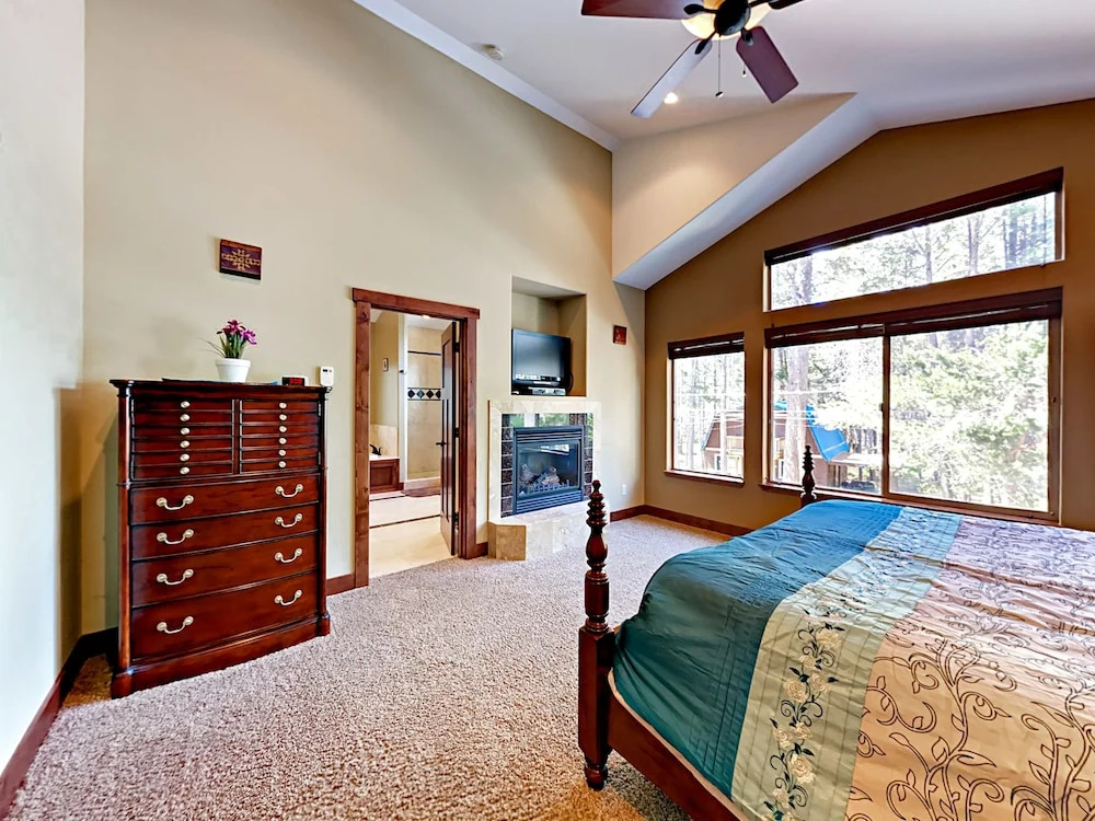 High End Executive Tahoe Home by RedAwning