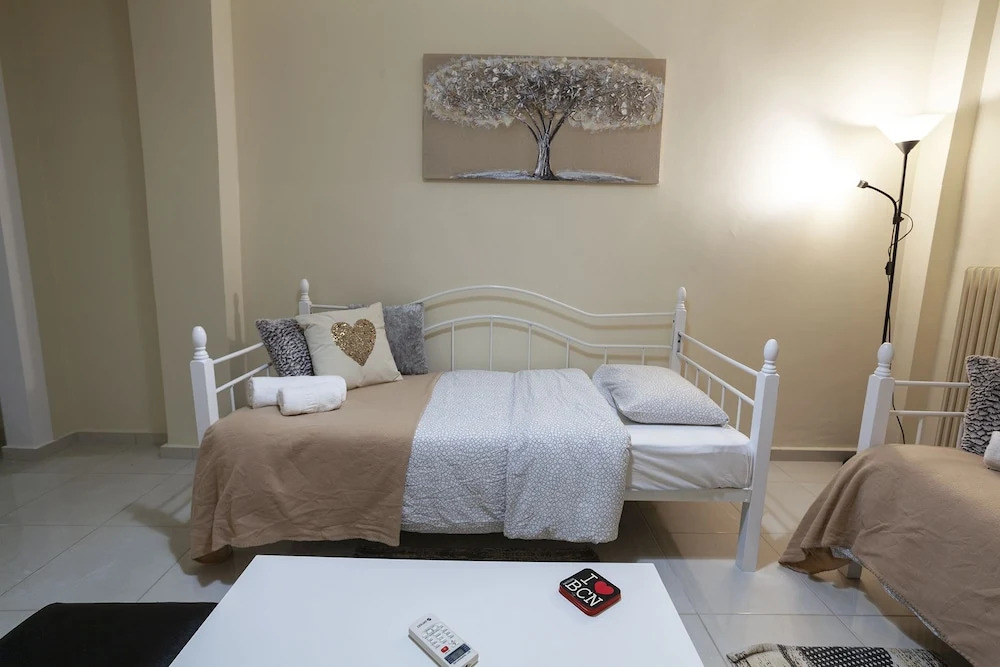 Renovated & Cool Flat In Ideal Location