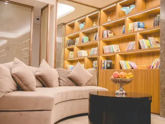Homeinn Plus Hotel (Shanghai Dapuqiao Xuhui Riverside Green Space Store)