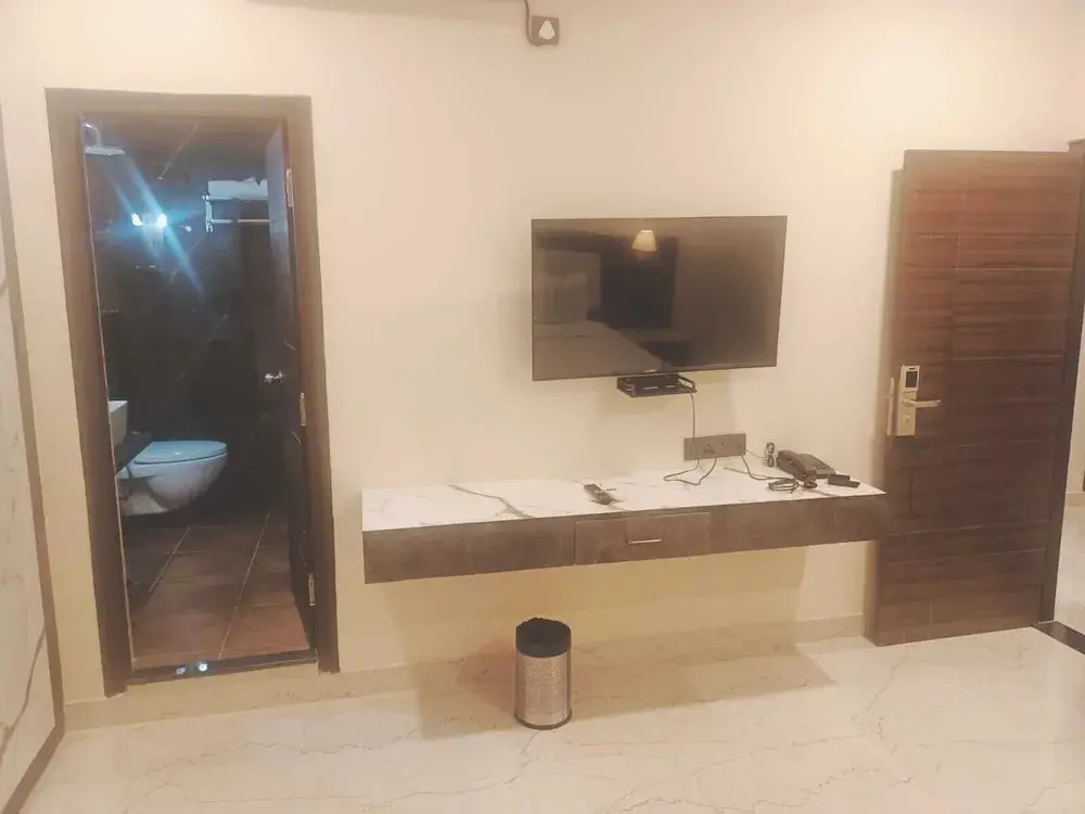 Astra Hotels and Suites - Sector 7 HSR Layout