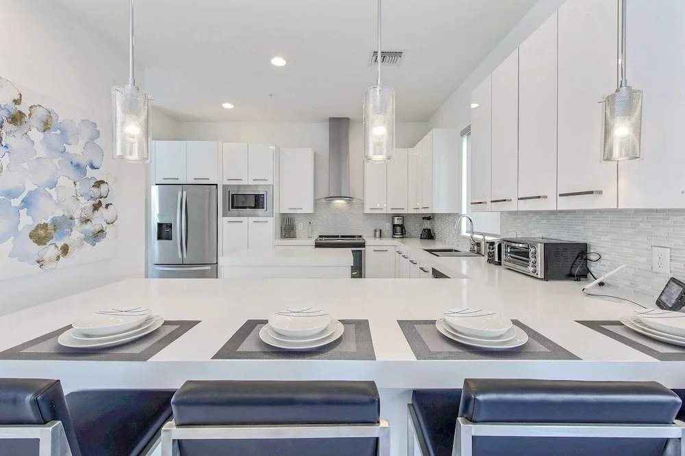 1315 North Ocean Blvd Townhouse by RedAwning