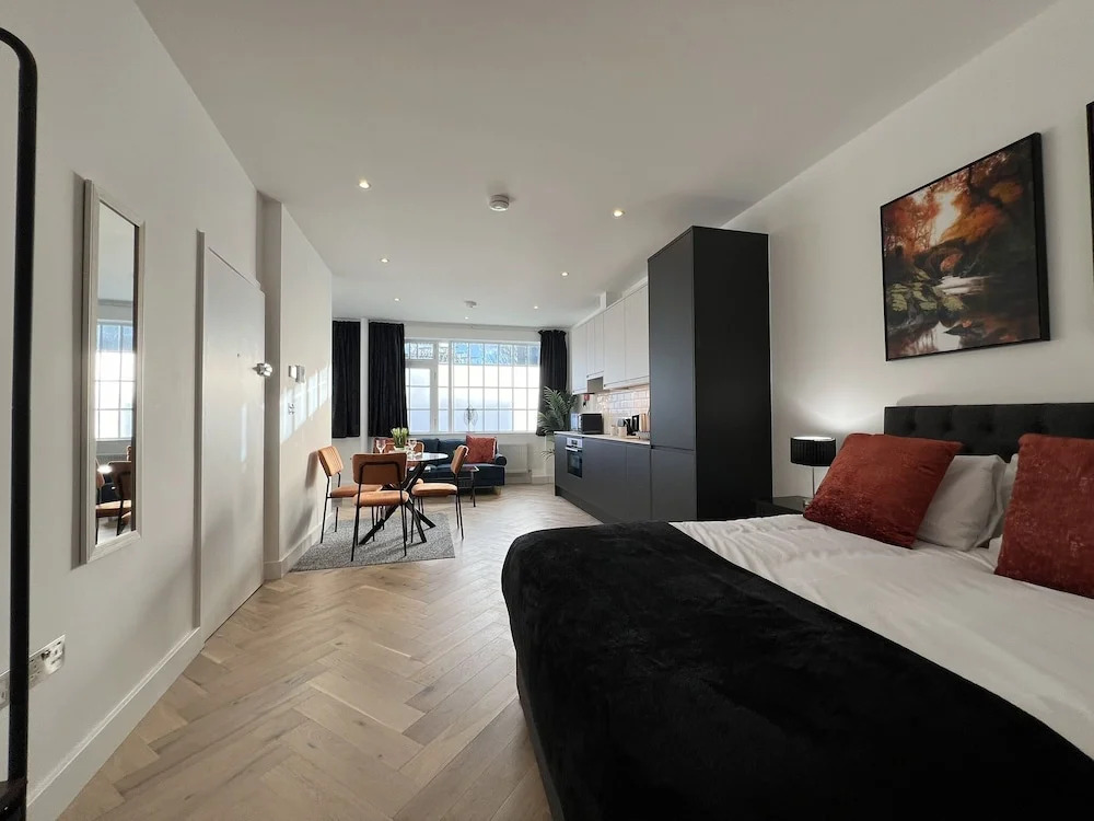 Isleworth Apartments