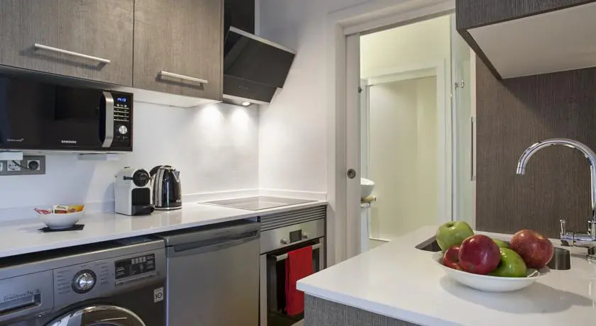 Catalonia Square Terrace & 5 bathrooms 5BD-5BTH