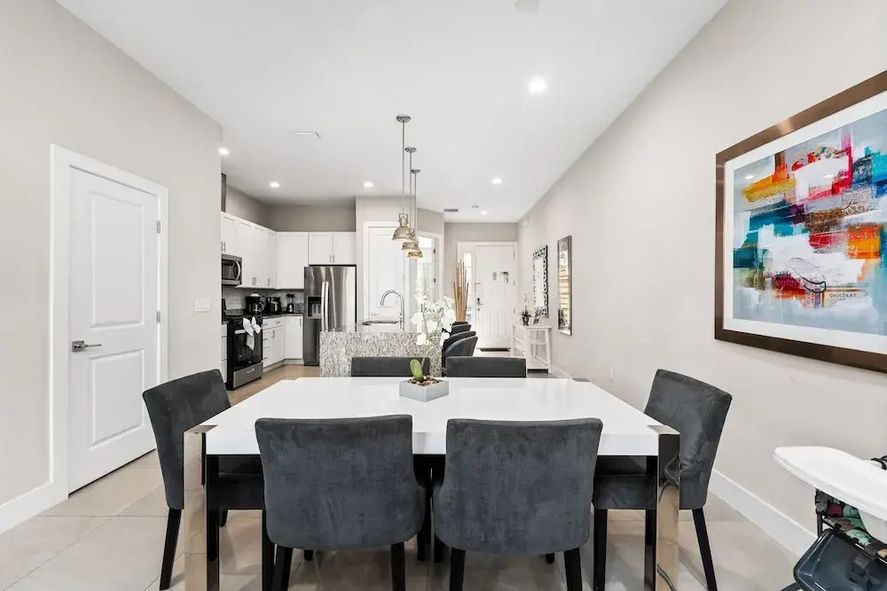 4 BR 4 BA | 7587 Sunny Dreams Lane