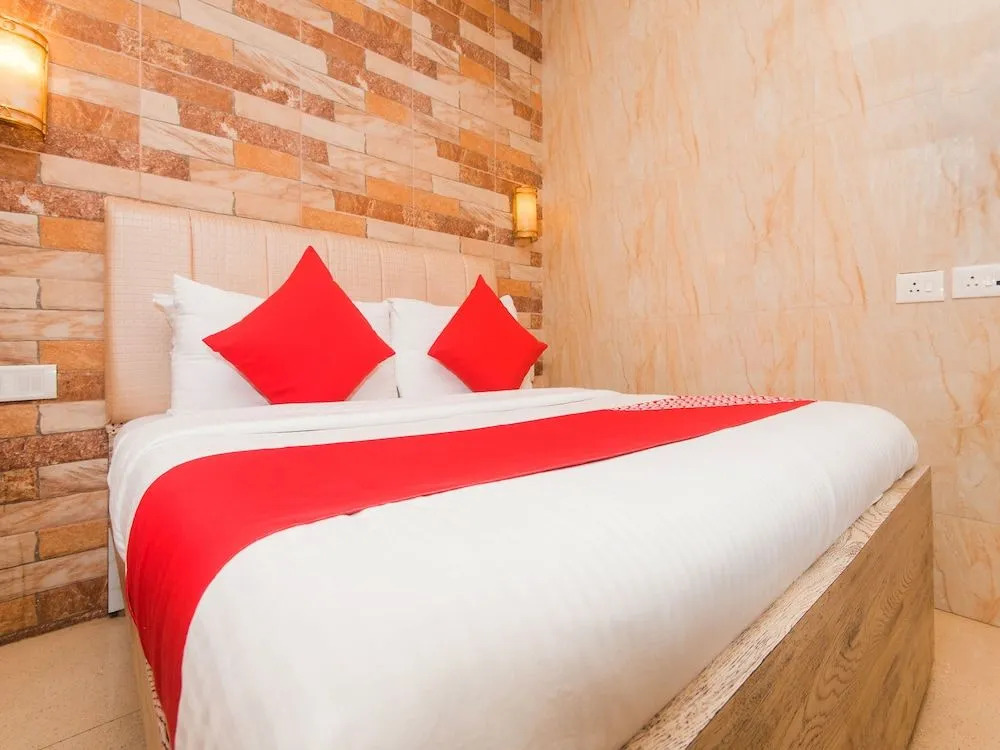 OYO 16119 Hotel Oliver