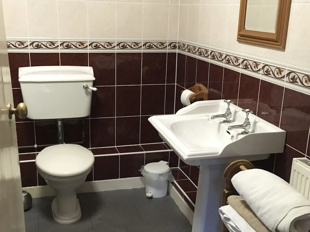 The Fox & Hounds Inn