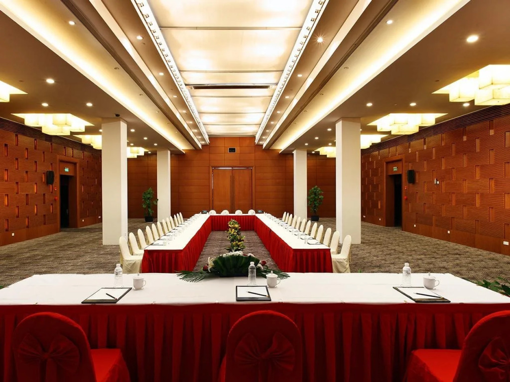 Howard Johnson Plaza Lingang Shanghai