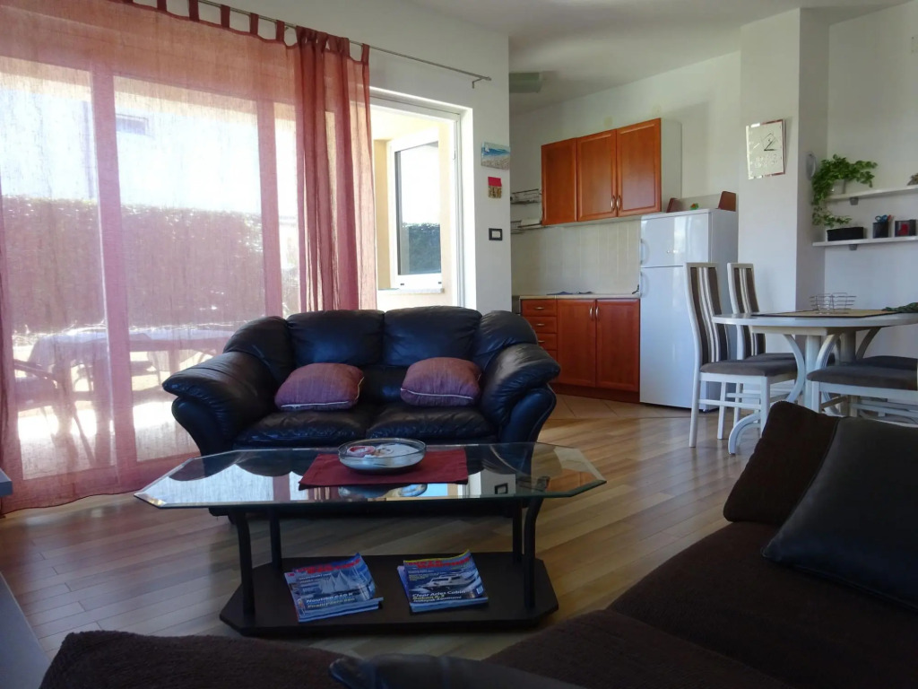 Large Apartment in Malinska near Sea