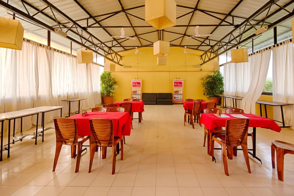 OYO 4018 Hotel Grand Ashwin