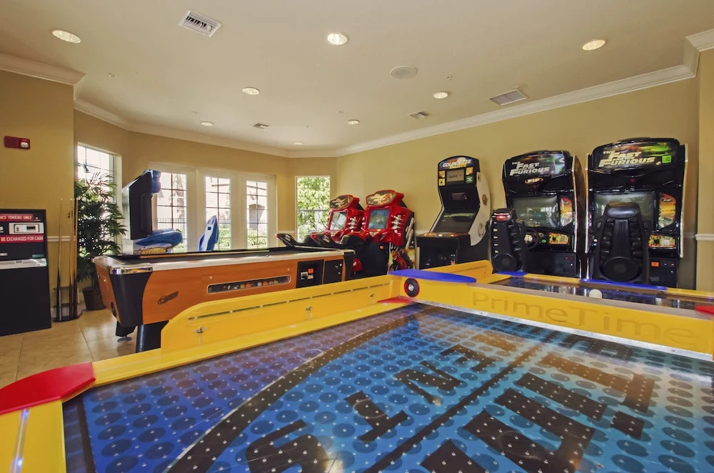 3BD 2BA Sleeps 8 Platinum RVC30203 Bedroom RHOF