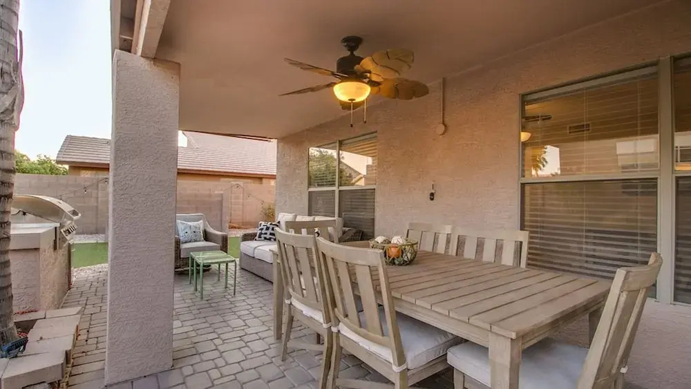 Massive 5 Bdrm Getaway W/pool, Hot Tub, Game Room!