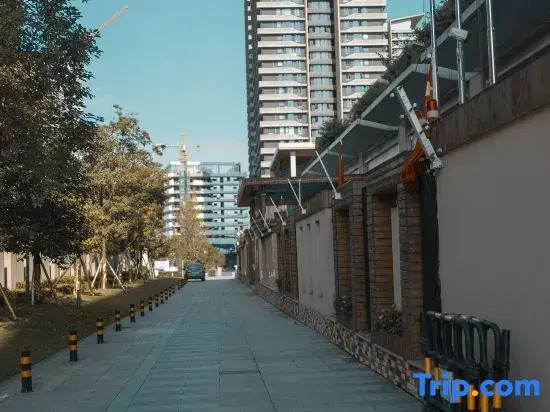 Lushan Boutique Apartment (Lushan Avenue Subway Station)