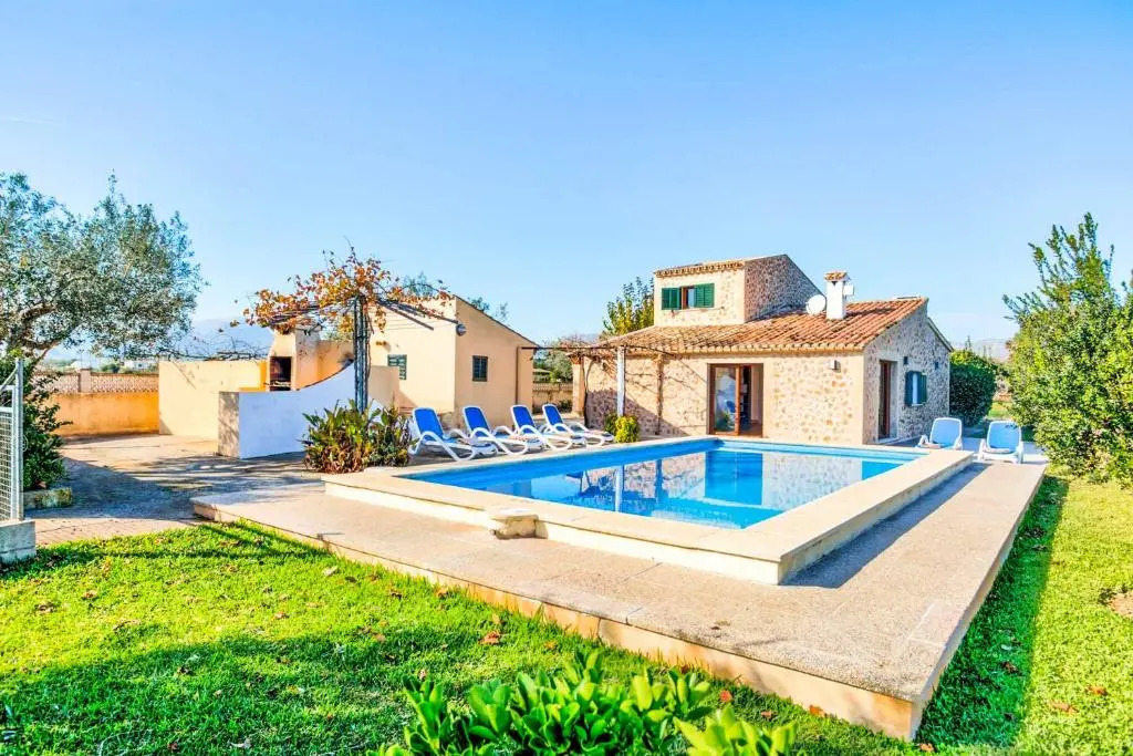Aumadravet del Bosch by Villa Select