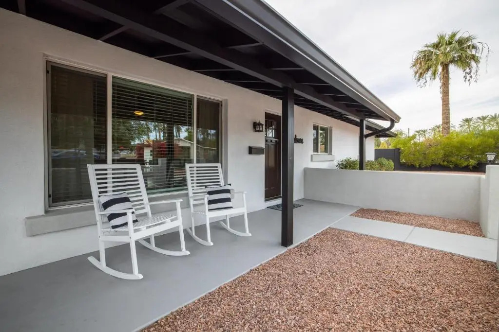 Phoenix Arcadia Turney 4 Bedroom Home by RedAwning