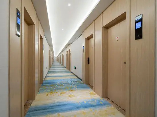 VX Hotel (Beijing Daxing District Wufutang Subway Station Zhongke E-commerce Valley)
