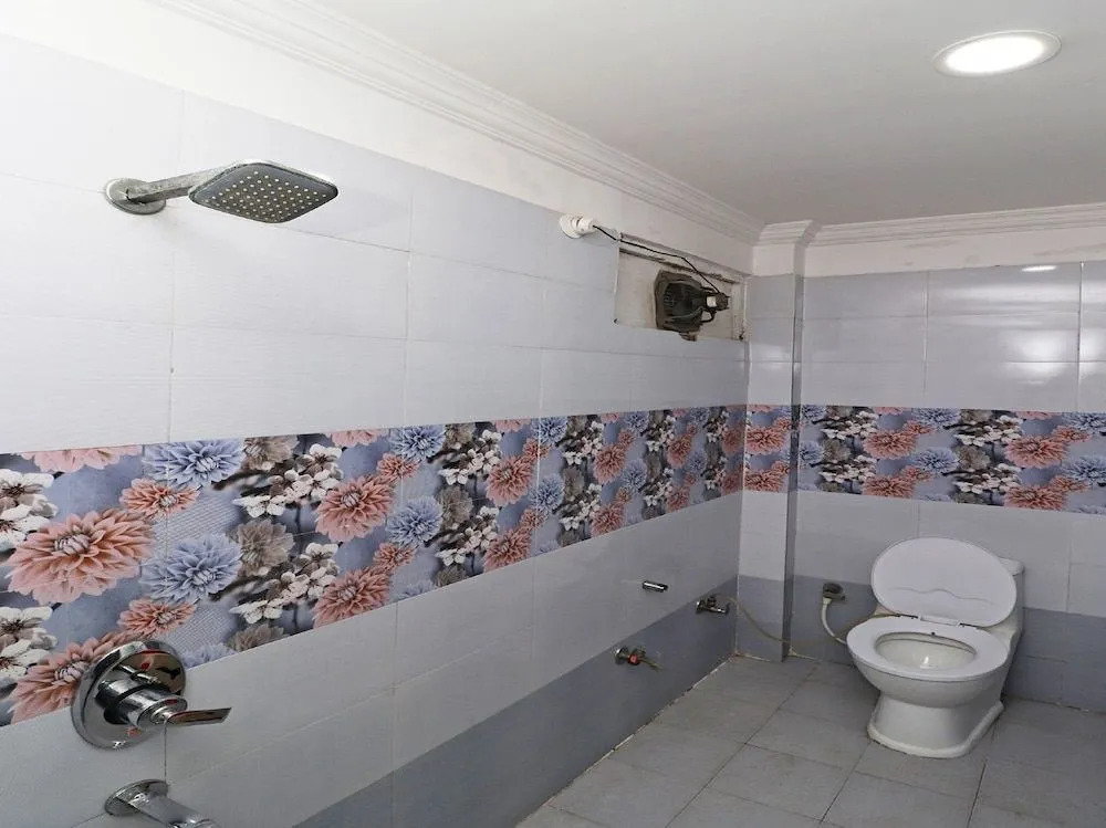 OYO 43850 Hotel Mn Galaxy