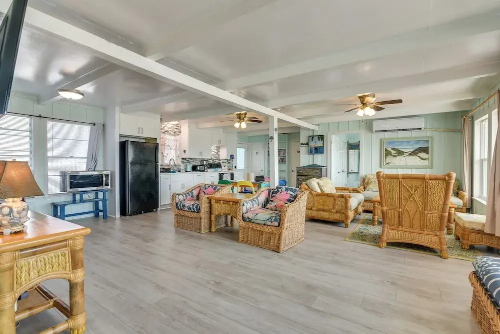 Walk to Shore: Freeport Beach House w/ Grill