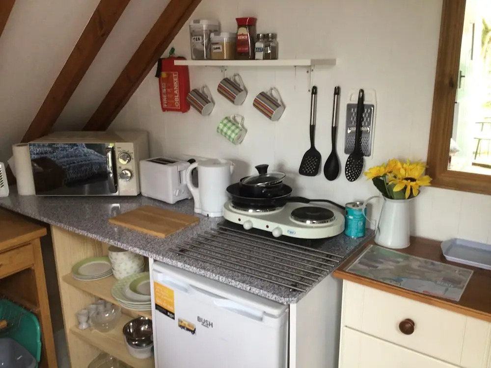 Cozy Camborne Studio Retreat With two Single Beds