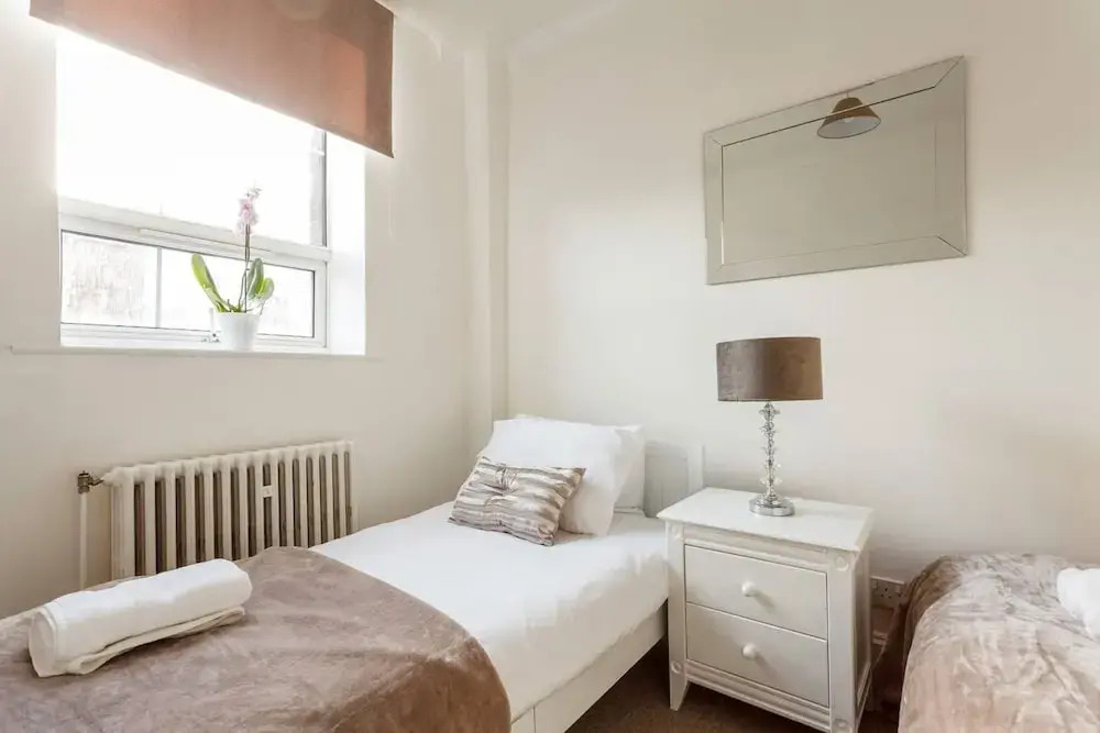 Modern Apartment - mins to Marina/Stadium/City Center