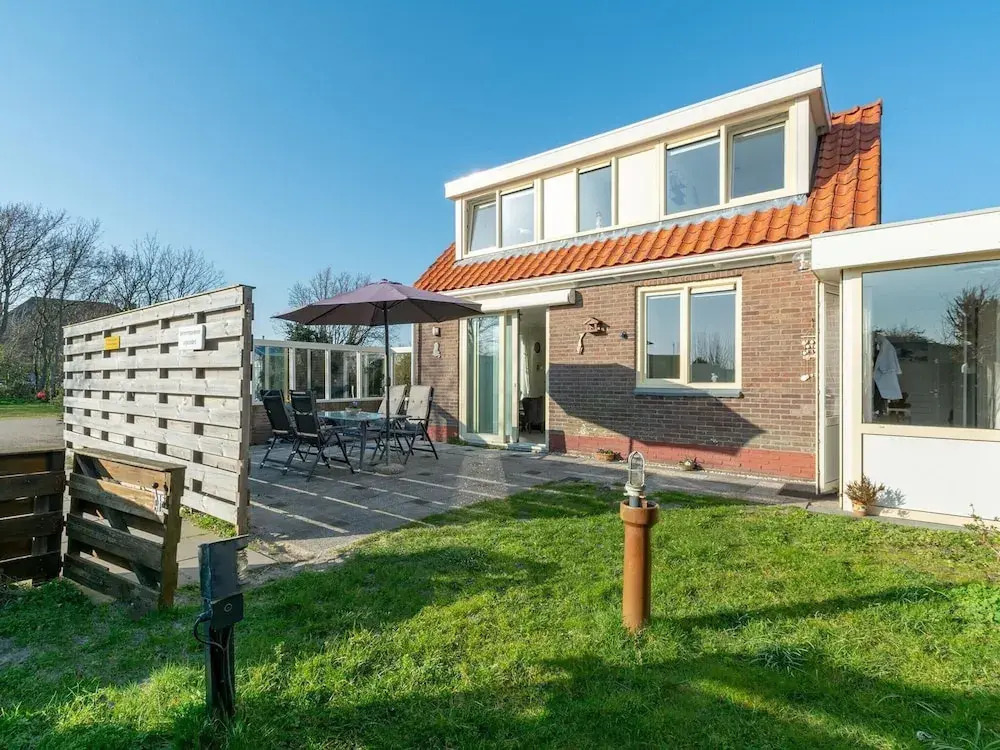 Klaproos, Holiday Home