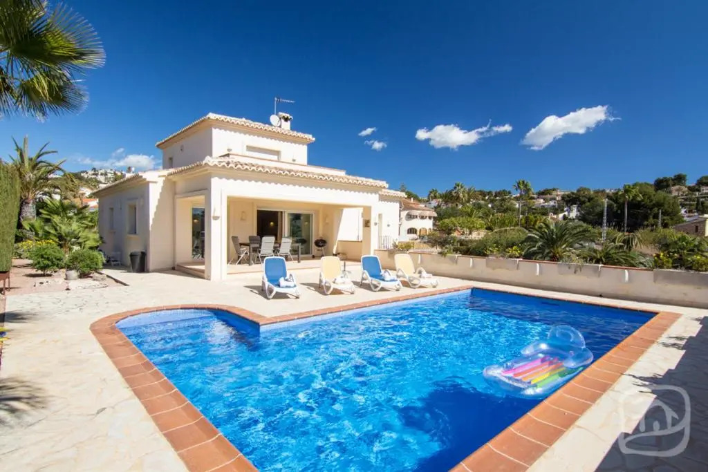Villa Baladrar Way by Abahana Villas