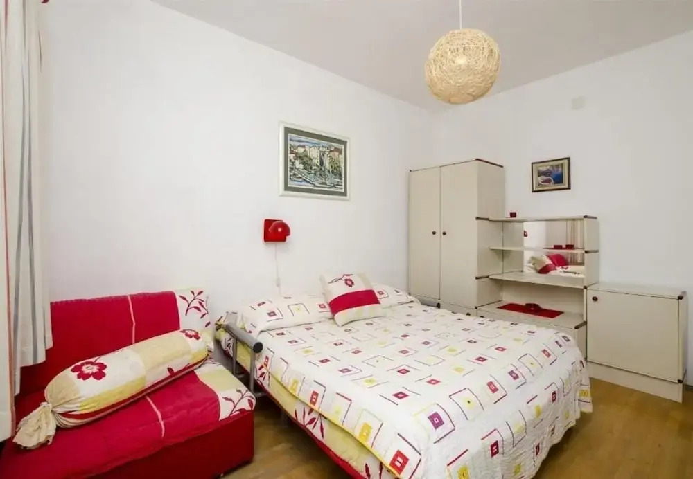 Sim - 130 m From sea - A2 Crveni