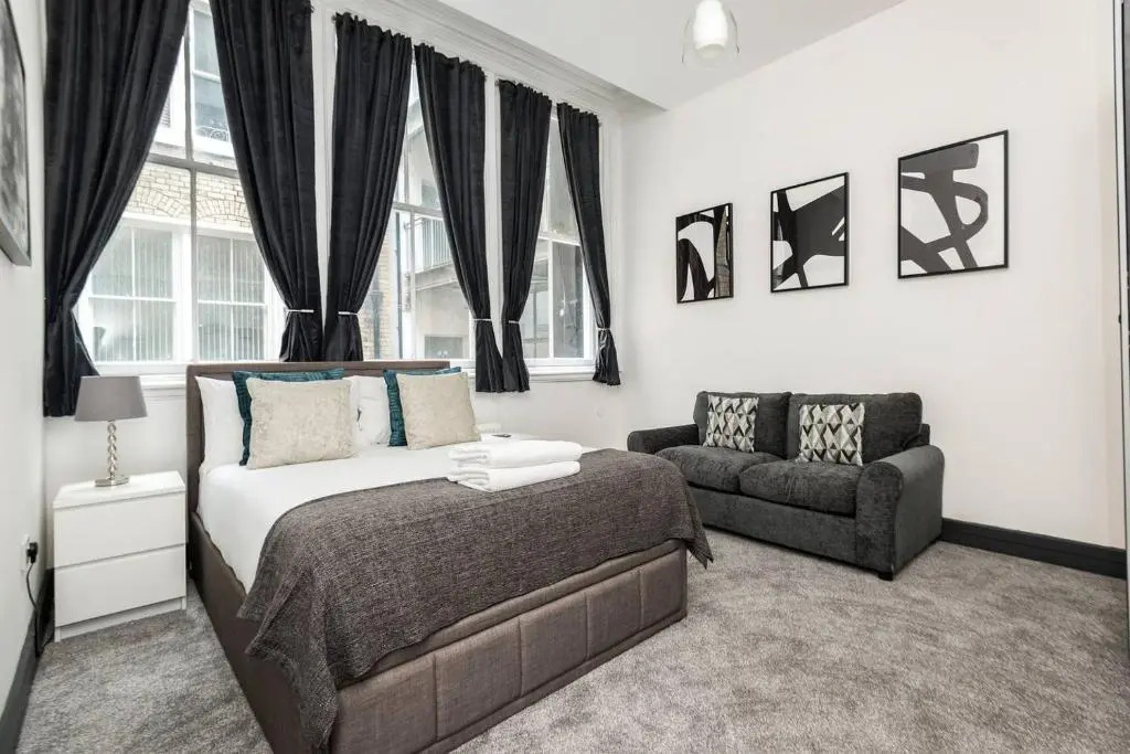 Beautiful Spacious Apartment in the City Centre