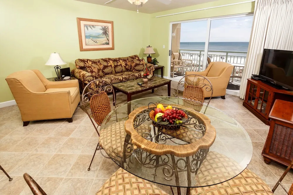 Pelican Isle 205