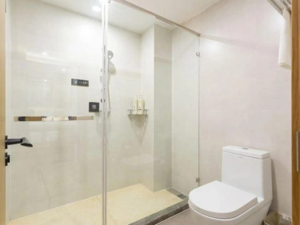 Lucky Star Hotel