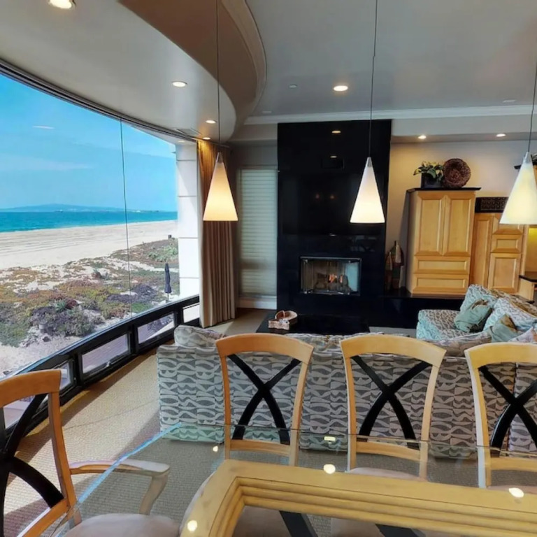 5 Bedroom Beachfront Masterpiece
