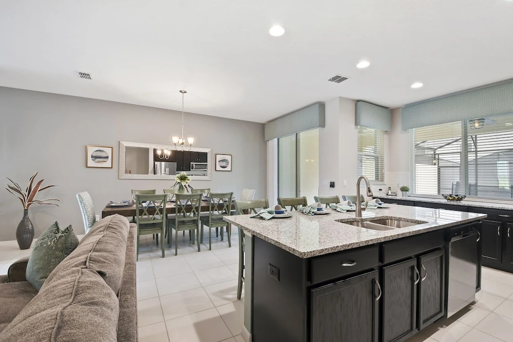 4 Bed Home Splash Pool at Solara