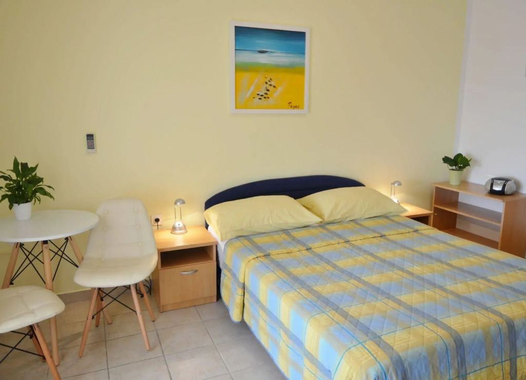 Apartments & Rooms Petra