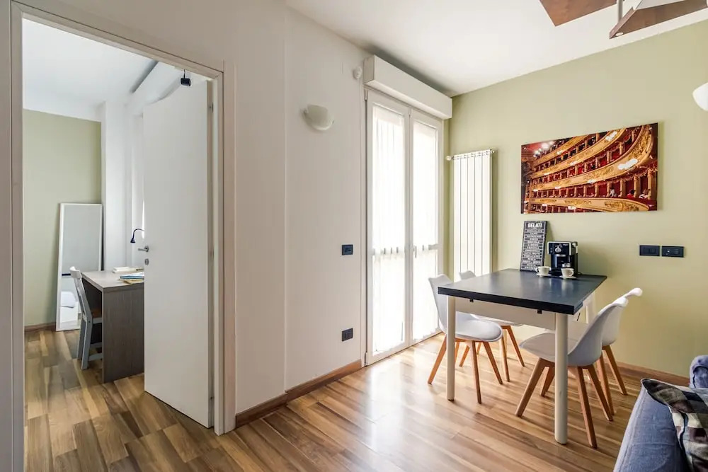 Candiani Building - Elegant 2-level Apartment With 3 Bedrooms