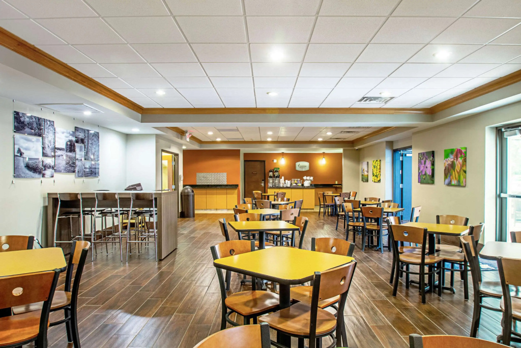 Sleep Inn & Suites Madison - Monona