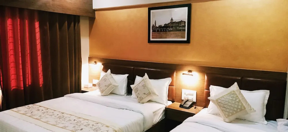 Deluxe Inn