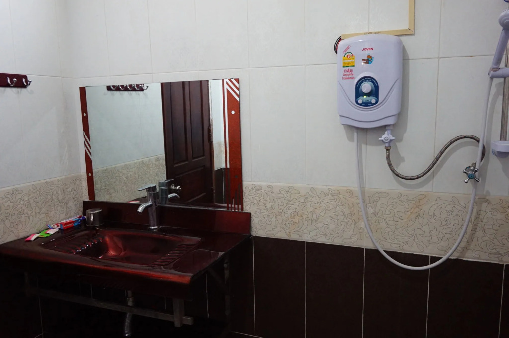 Khamsaner Hotel