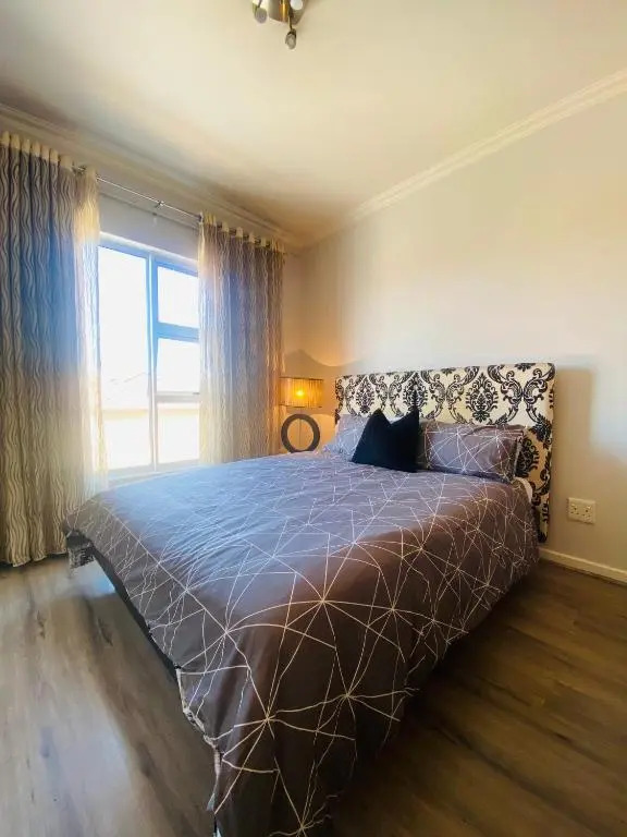 Immaculate & Central Apartment in Houghton