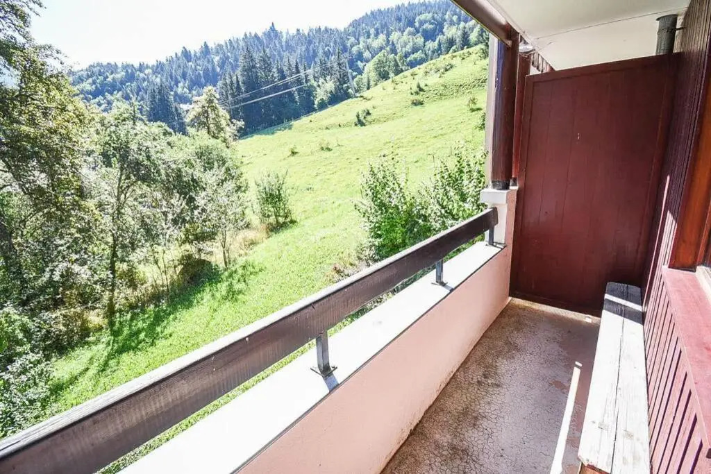 Les Cimes, Chaleureux studio 4 pers, 50m du télécabine, vue dégagée sur les pistes, DRAPS NON COMPRIS