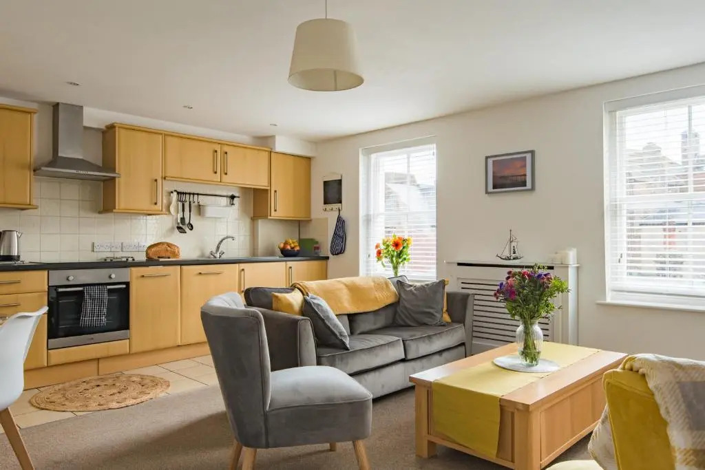 Pebble Bay - beautiful apartment in Deal, close to the beach