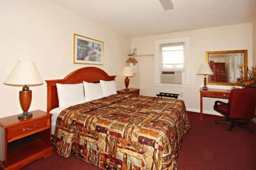 Regal Inn & Suites