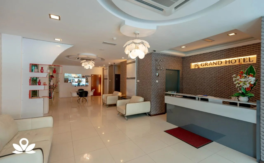 JS Grand Hotel
