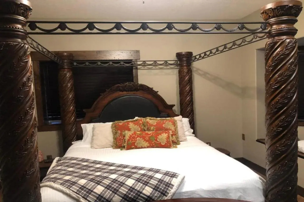 Zion Cliff Lodge