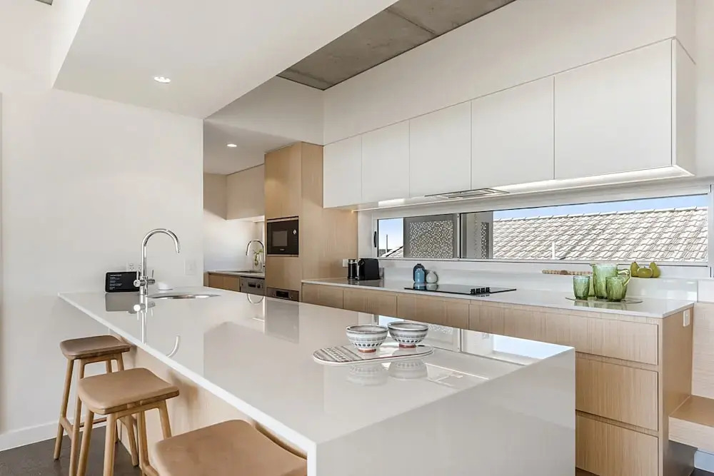 Luxury 5-floor Unit With Ocean Views Near Beach
