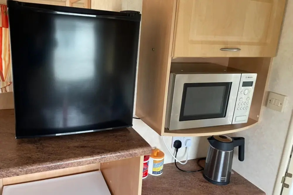2-bed -sleeps 4 - Parking - Pets - 5 Mins to Beach