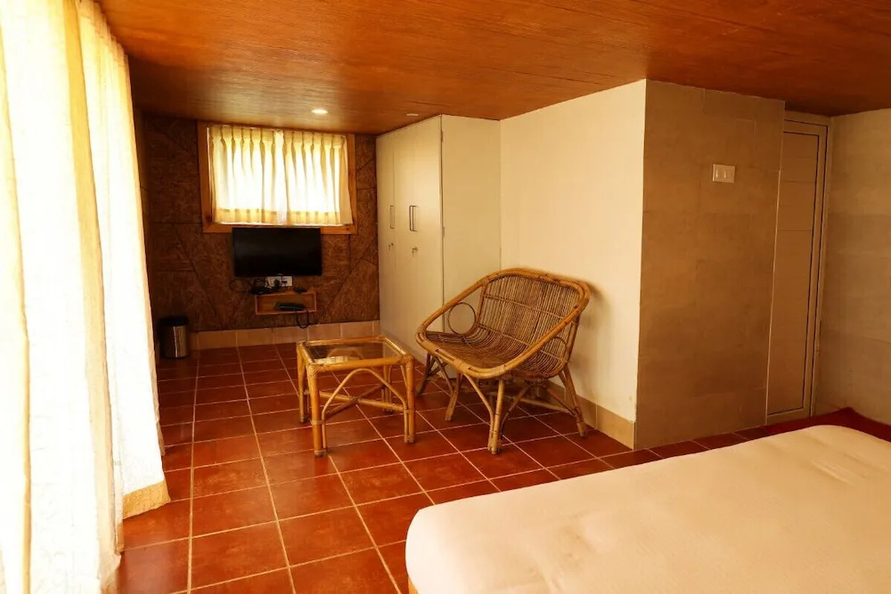 Chow Chow Valley Resorts
