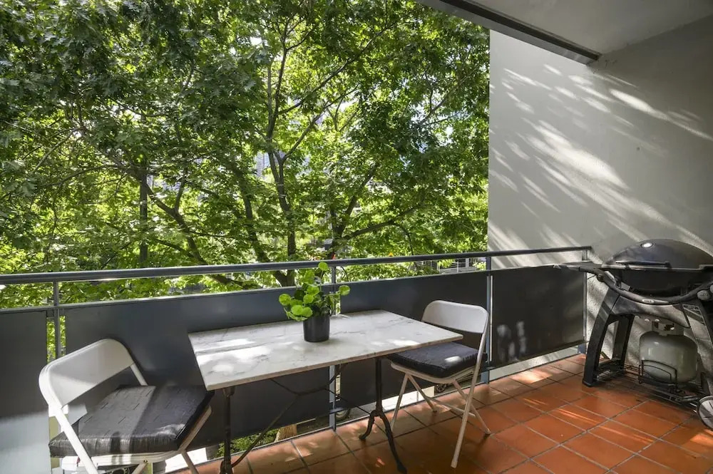 Central 2-bed Pad With Tennis Court,