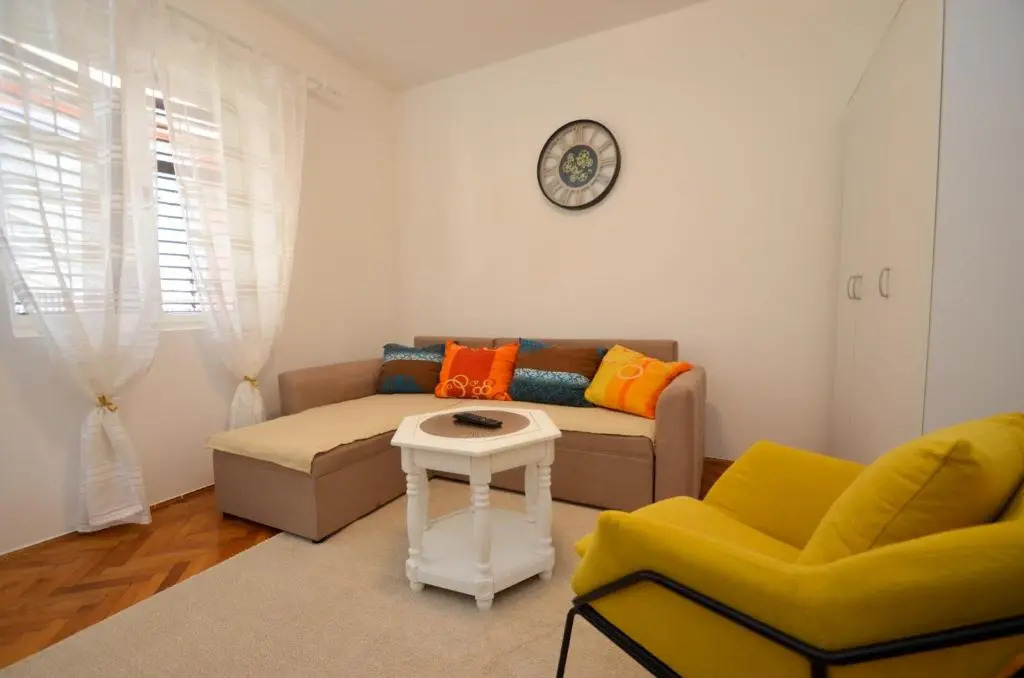 Red House Apartment
