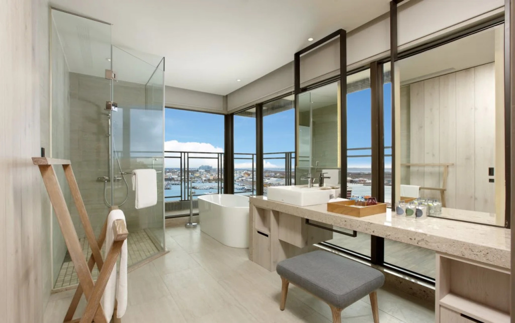 Discovery Hotel